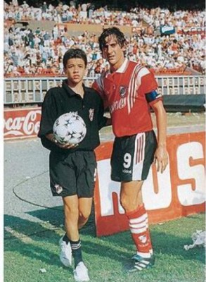 Tremendo giro en su vida: Pasaron de ser recogepelotas a grandes estrellas del fútbol