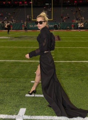 Lady Gaga sorprende a todos en el Super Bowl al enseñar sus partes íntimas