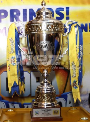 Las imágenes de la premiación de Liga Nacional y presentación de la copa