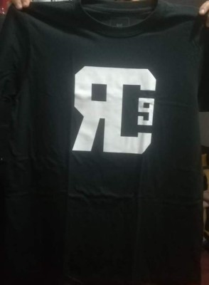 'RC9': Rubilio Castillo lanza su propia marca y línea de ropa con diseños muy llamativos