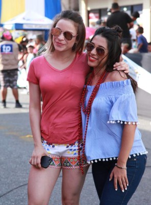 ¡BELLEZA! La campanita se roba el show en el carnaval de La Ceiba