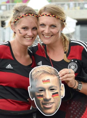 La fiesta en las tribunas en la semifinal Brasil vs Alemania