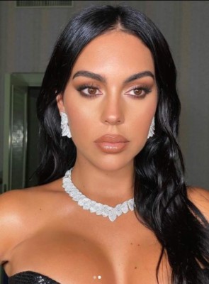 Messi vs Cristiano Ronaldo: Antonela Rocuzzo deslumbra frente a Georgina Rodríguez en el otro gran duelo