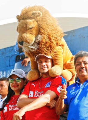 NO SE VIO EN TV: Llenazos, disfraces y la polémica por los uniformes iguales