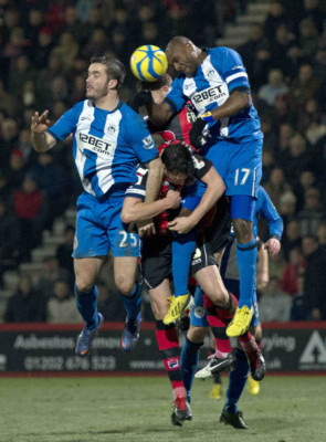 Roger brilla y Wigan avanza en la FA Cup.