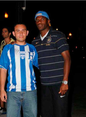 Fotos de aficionados con David Suazo.