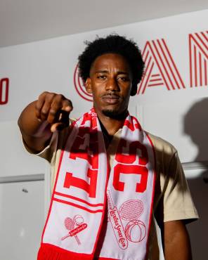 Bryan Róchez a su quinto reto en el fútbol de Portugal: el hondureño firma un nuevo contrato en su carrera