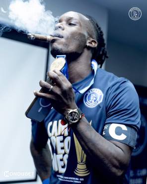 Rubilio Castillo celebró por todo lo alto el título 19 de Motagua.