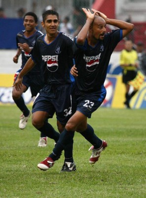 Un sobreviviente, otro diputado y ¡cuatro técnicos!: El único Motagua campeón internacional