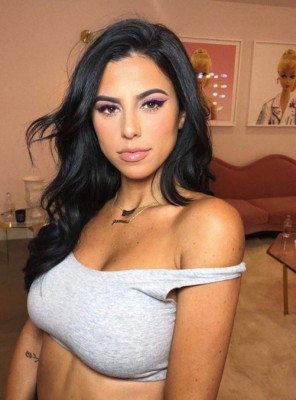 Jonathan Dos Santos es captado de vacaciones en Cancún junto a la asistente de Kylie Jenner