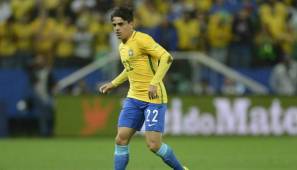 Brazil's defender Fagner controls the ball during the Russia 2018 World Cup round of 16 football match between Brazil and Mexico at the Samara Arena in Samara on July 2, 2018. / AFP PHOTO / Fabrice COFFRINI / RESTRICTED TO EDITORIAL USE - NO MOBILE PUSH ALERTS/DOWNLOADS