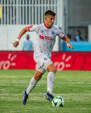 André Orellana recuerda su pelea con Beckeles y Troglio y, ¿se considera uno de los más guapos de la Liga Nacional?