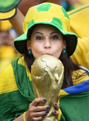 La fiesta en las tribunas en la semifinal Brasil vs Alemania