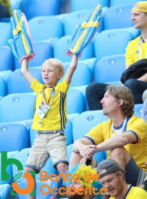 EL COLOR: Todas las imágenes del ambiente del Suecia vs Suiza