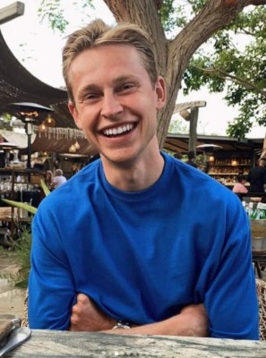 Fotos: Las vacaciones de Frenkie De Jong y su hermosa novia Mikky Kiemeney en Ibiza