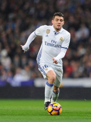 REVOLUCIÓN: Los jugadores que se marcharían del Barcelona y Real Madrid