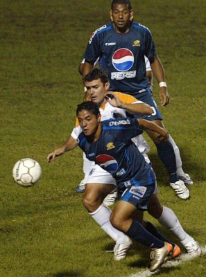 El 11 que paró 'Primi' Maradiaga con Motagua ante Saprissa en final de Copa Uncaf 2007