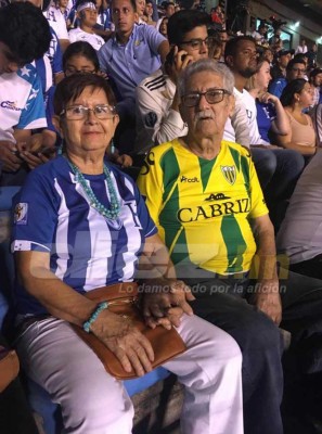 Rubio-Rivas, la dupla que tiene soñando a Honduras, se marchó a Europa feliz