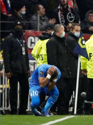 Fotos: Así fue la agresión que sufrió Payet en la Liga de Francia; ¡botellazo en la cabeza!