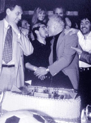 En fotos inéditas: Los besos más recordados de Diego Maradona ¡Hasta con Maluma! &nbsp;&nbsp;