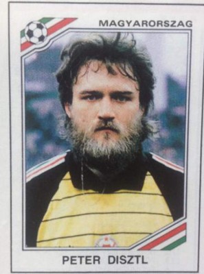 ¡Para reír! Los looks más graciosos y extraños de los álbumes de los Mundiales