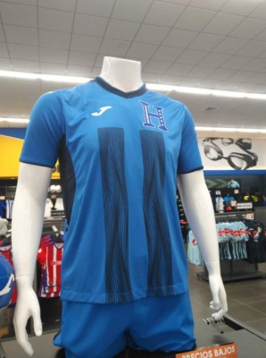 FOTOS: Así se ven las nuevas camisetas de Honduras