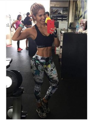 Ana Lucía Vega, la hermosa periodista tica que puso a Honduras en el Mundial