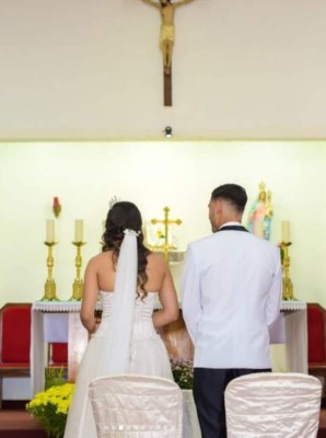 Exjugador del Olimpia se casa con hermosa paraguaya; figura del América de México lo felicita