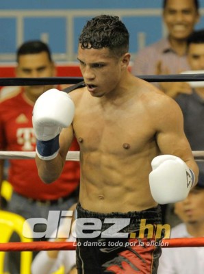 'Cadejo” Durán derrota al nicaragüense 'Machine” Téllez