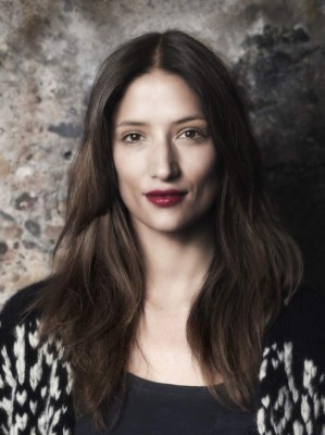 Melanie Winiger, la sexy conductora del sorteo de Champions