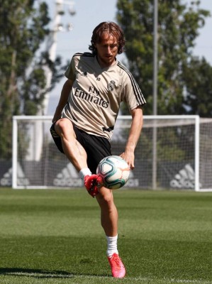 Visita inesperada, chilenas de Ramos y Marcelo: Así fue el entrenamiento del Real Madrid &nbsp;&nbsp;