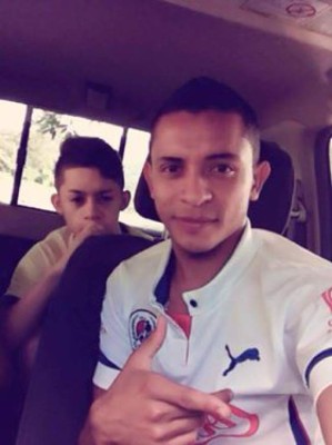 Ellos son los aficionados que desde temprano se pusieron la camisa del Olimpia