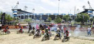 Este día se desarrolló la sexta fecha del campeonato nacional de motocross en San Pedro Sula.