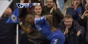 Hace unas semanas una cámara captó a Mourinho dudando sobre la edad de Eto'o, algo que provocó burlas.