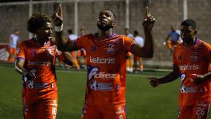 ¡Líderes momentáneos! Lobos de la UPN derrota al Victoria con gol soberbio de Josman Figueroa en el Emilio Williams