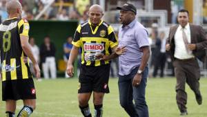 El técnico Hernán Medford ha sido castigado por la Comisión de Disciplina por su expulsión ante Olimpia.
