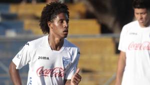 Carlos Plummer entrenando con la selección de Honduras Sub-20. (Foto: DIEZ)