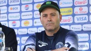 Javier López revela por cuánto tiempo renovó con Motagua y respalda a Espinel: El jugador llega castigado a los partidos