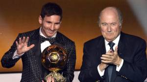 El presidente de FIFA, Joseph Blatter reveló su inclinación hacia Lionel Messi.