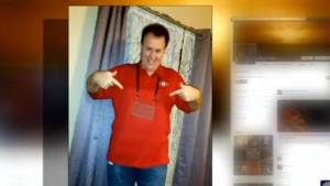 Esta es la imagen (editada), que publicó Russ Knight y le impedirá su acceso al Super Bowl.