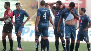 Melvin Valladares se fue muy temprano del partido.