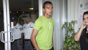 Odis Borjas, compañero de Jorge Claros en el Motagua, llegó a apoyarlo al hospital.