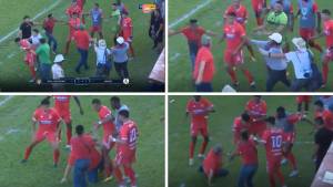 Real Sociedad fue protagonista de otro hecho repugnante cuando uno de sus colaboradores más cercanos, Boris Elencoff, entró al terreno de juego a agredir al entrenador Mauro Reyes.