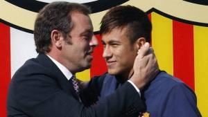 El Santos de Brasil busca agotar todas las instancias para conocer lo que realmente desembolsó Barcelona por Neymar. Foto EFE