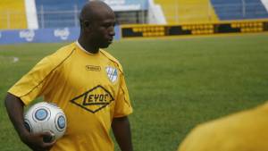 Speedy Martínez ya no aguanta las ganas para volver a tocar un balón. ¡Quiere más goles!