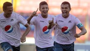 Amado Guevara convirtió un golazo de 'taquito' frente a Real Sociedad.