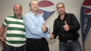 Risto Vidakovic junto al presidente de Motagua Pedro Atala, quien hizo el anuncio oficial de su fichaje.