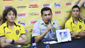 El técnico Nahún Espinoza afirma que se fue 'contento' porque Olimpia se preocupó.