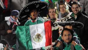 Los aficionados mexicanos llegaron ilusionados al partido.