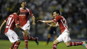 Edgar Benitez anotó uno de los goles con los que Toluca derrumbó a Boca Juniors.